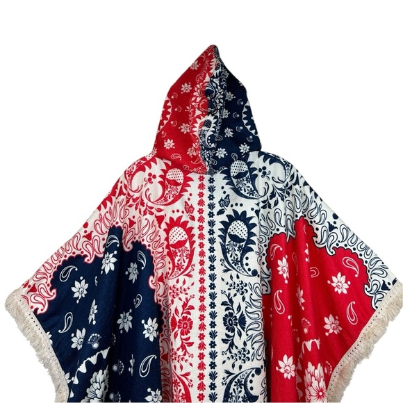 Agua Bendita, Women’s ‘Delailah’ Towel Poncho Cover-Up Paisley Blue/Red One Size - Picture 11 of 17